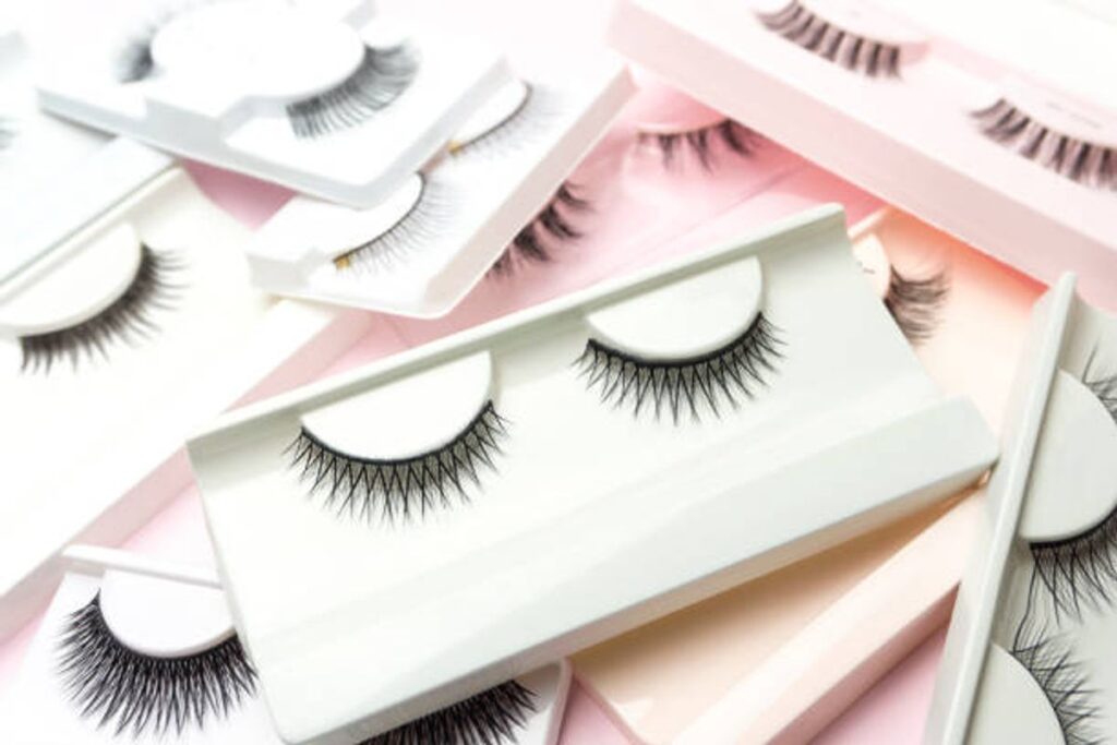 Custom Eyelash Boxes