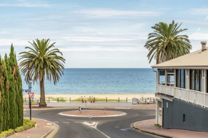 where to stay in Adelaide