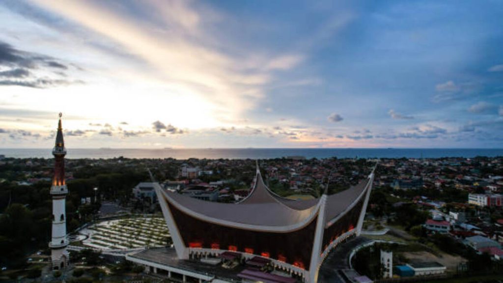 Exploring Padang and Its Cultural Treasures